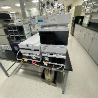 Agilent 1290 Infinity II HPLC System with DAD and Autosampler image 1